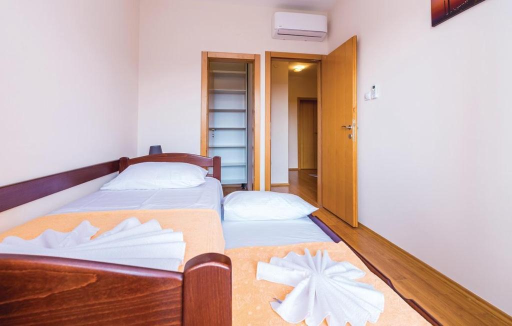 Port Adria Apartments Kamenari Exterior foto